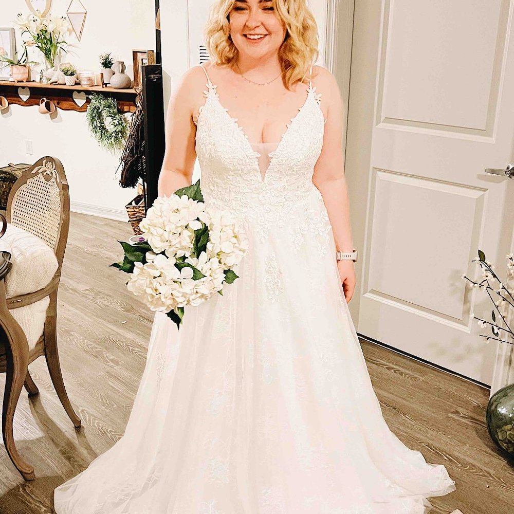 NEW WEDDING DRESS AZAZIE JOLENE SIZE 10